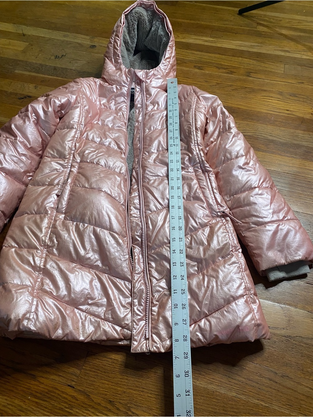 Lands’ End Girls M 10-12 Metallic Pink PrimaLoft Faux Fur Puffer Coat - Picture 3 of 8